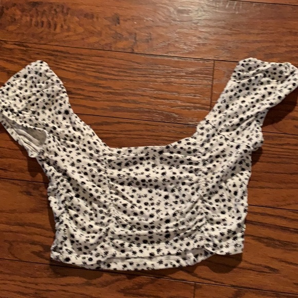 PacSun Tops - PAC sun floral crop top